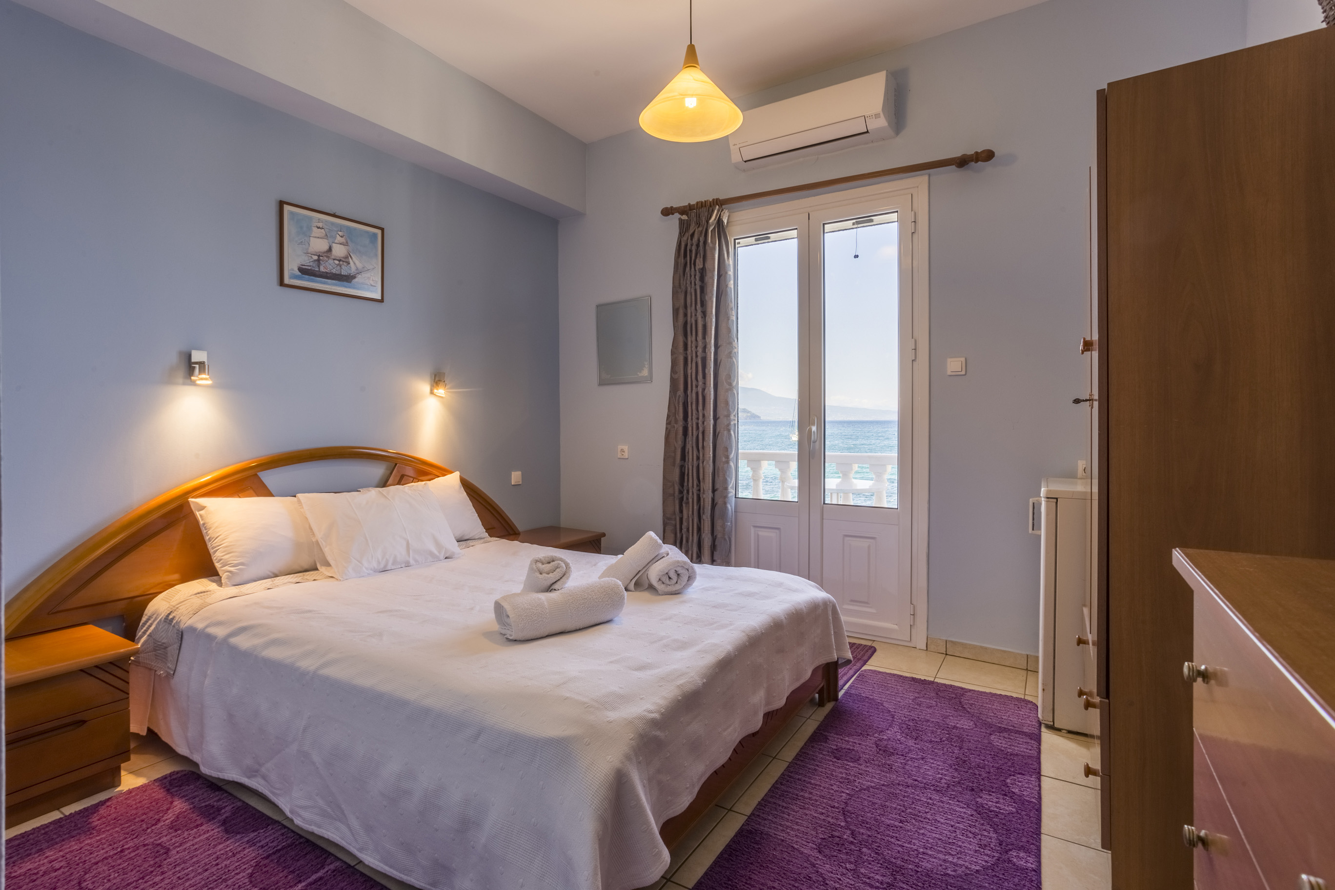 Sea-view double room at Parthenon Rooms
